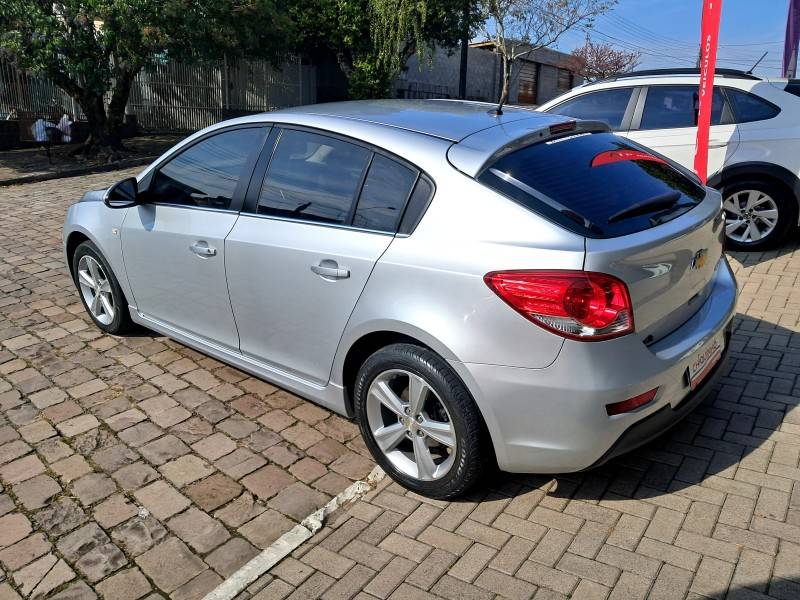 CHEVROLET - CRUZE - 2015/2016 - Prata - R$ 72.900,00