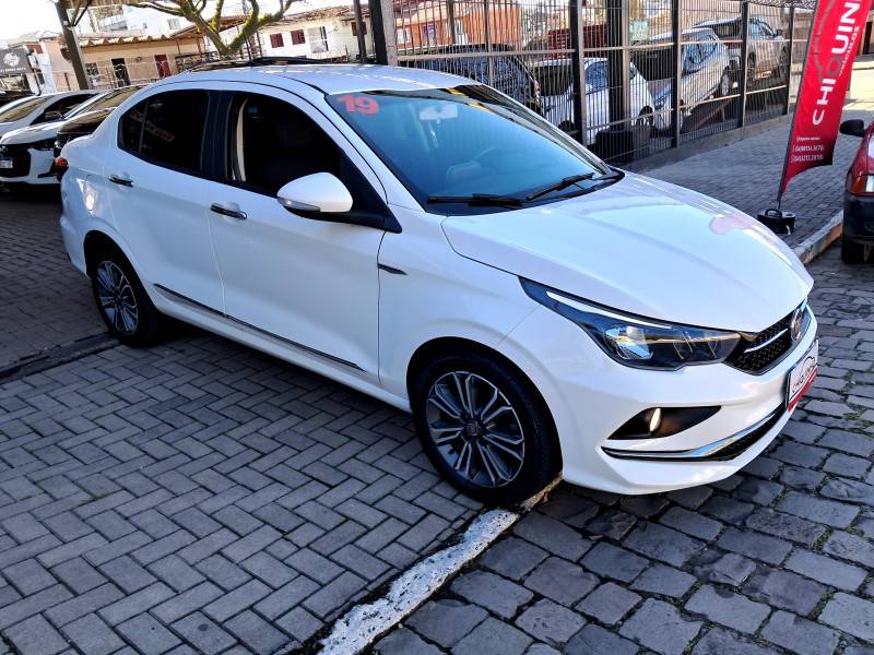 FIAT - CRONOS - 2018/2019 - Branca - R$ 69.900,00