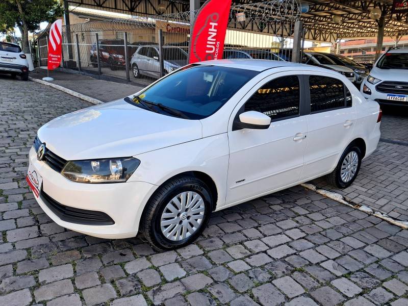 VOLKSWAGEN - VOYAGE - 2013/2014 - Branca - R$ 42.900,00