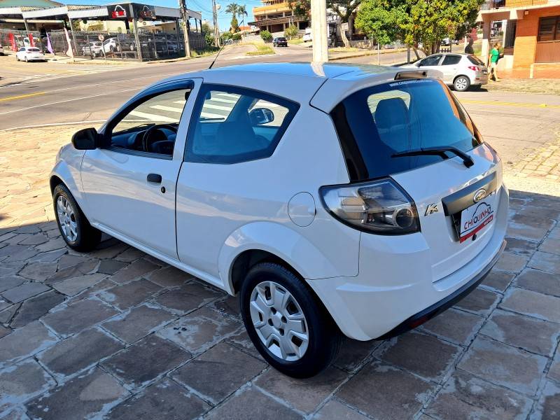 FORD - KA - 2012/2013 - Branca - R$ 26.900,00