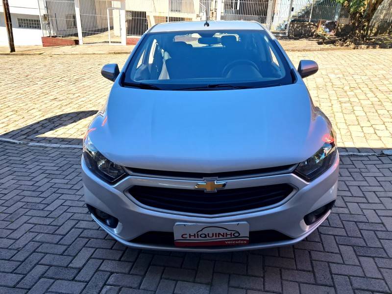 CHEVROLET - ONIX - 2018/2018 - Prata - R$ 56.900,00