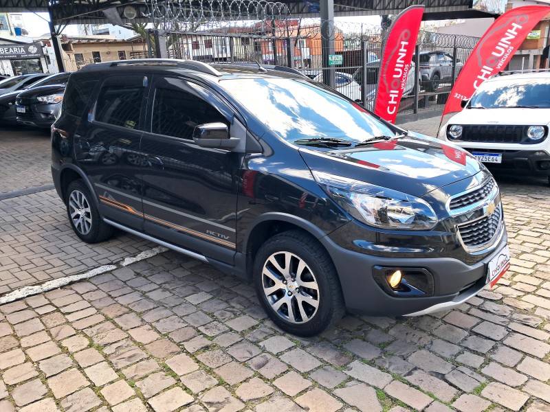 CHEVROLET - SPIN - 2015/2016 - Preta - R$ 64.900,00