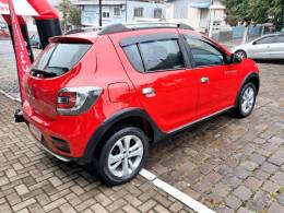 RENAULT - SANDERO - 2015/2016 - Vermelha - R$ 46.900,00