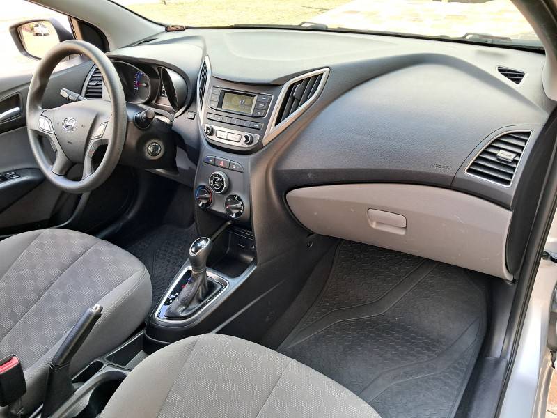 HYUNDAI - HB20S - 2017/2018 - Cinza - R$ 65.900,00