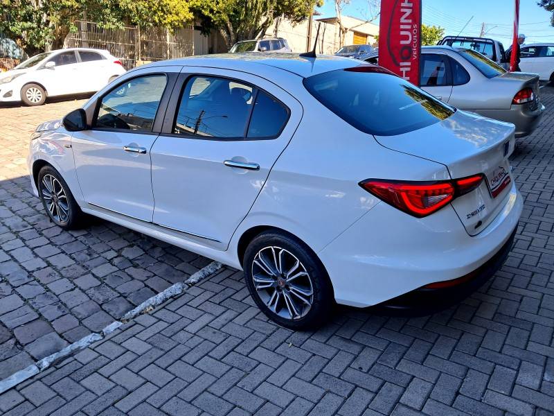 FIAT - CRONOS - 2018/2019 - Branca - R$ 69.900,00