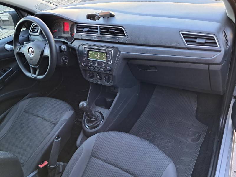 VOLKSWAGEN - VOYAGE - 2018/2018 - Prata - R$ 47.900,00