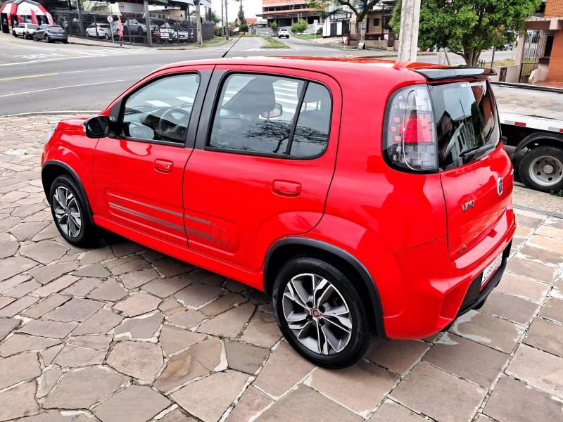 FIAT - UNO - 2017/2018 - Vermelha - R$ 54.900,00
