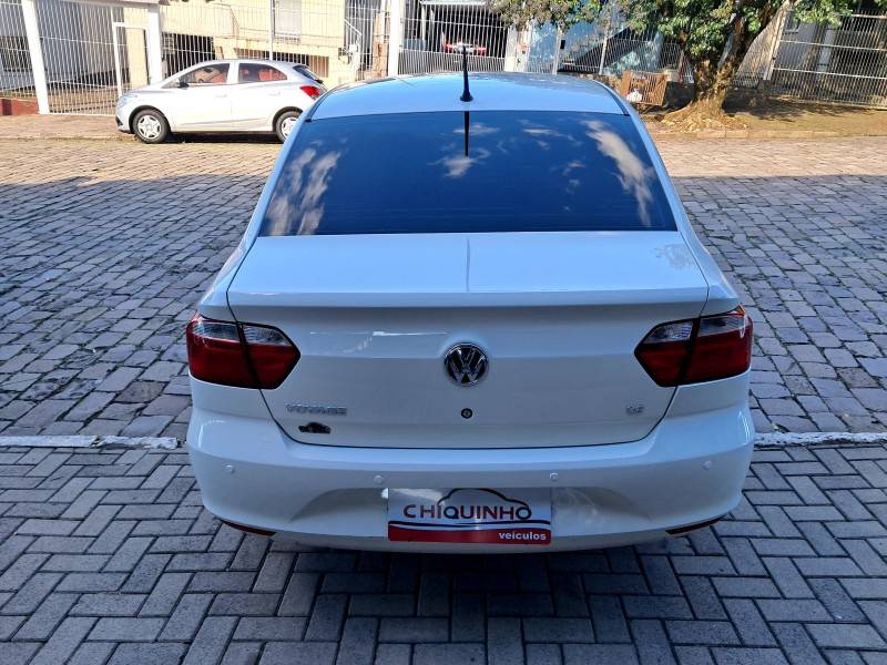 VOLKSWAGEN - VOYAGE - 2013/2014 - Branca - R$ 42.900,00