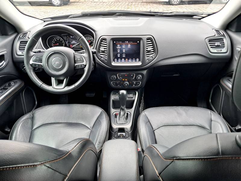 JEEP - COMPASS - 2018/2018 - Cinza - R$ 94.900,00