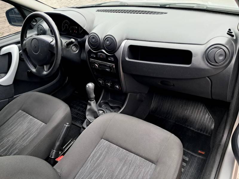 RENAULT - SANDERO - 2014/2014 - Prata - R$ 34.900,00
