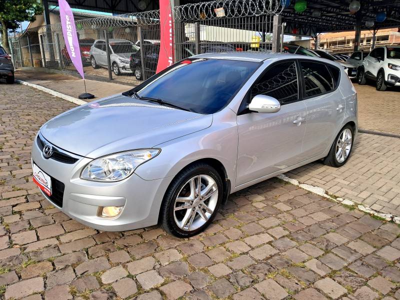 HYUNDAI - I30 - 2010/2011 - Prata - R$ 43.900,00