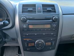TOYOTA - COROLLA - 2010/2011 - Bege - R$ 56.900,00