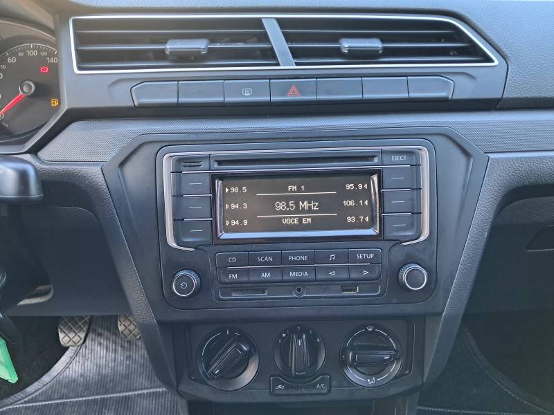 VOLKSWAGEN - VOYAGE - 2021/2022 - Branca - R$ 64.900,00