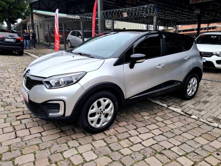 RENAULT - CAPTUR - 2018/2019 - Prata - R$ 76.900,00