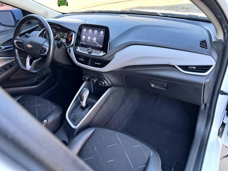 CHEVROLET - ONIX - 2022/2022 - Branca - R$ 79.900,00