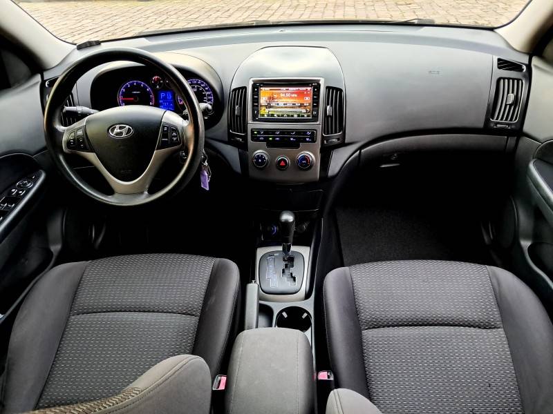 HYUNDAI - I30 - 2010/2011 - Preta - R$ 46.900,00