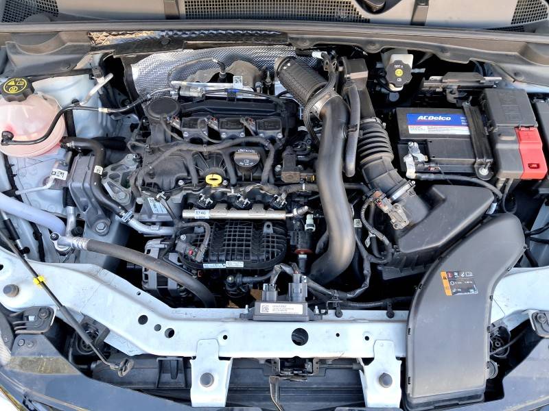 CHEVROLET - ONIX - 2022/2023 - Branca - R$ 89.900,00