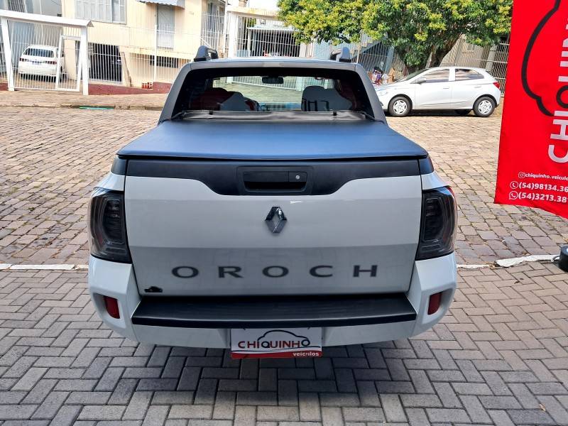 RENAULT - OROCH - 2022/2023 - Branca - R$ 92.900,00