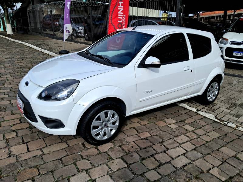 FORD - KA - 2012/2013 - Branca - R$ 31.900,00