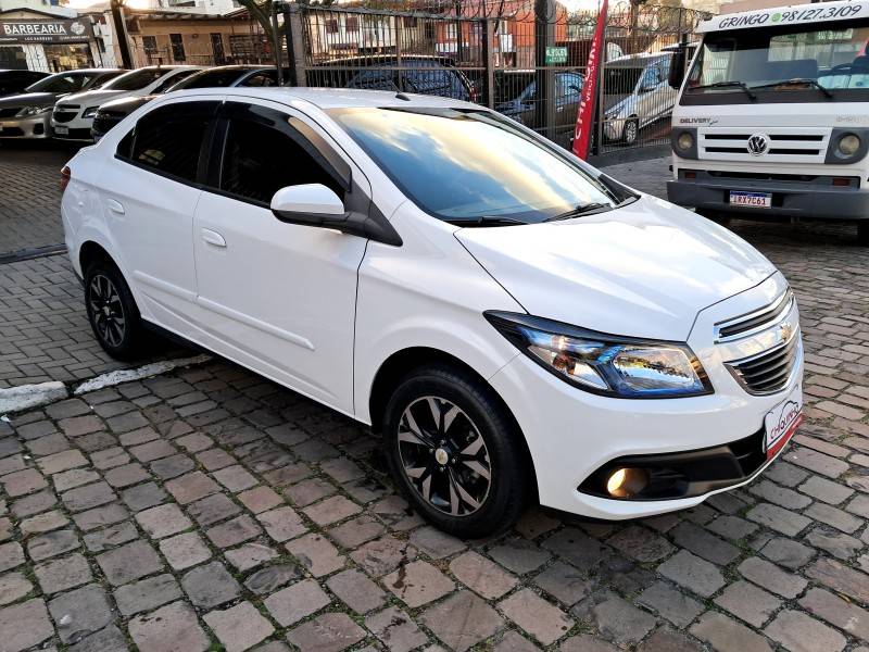 CHEVROLET - PRISMA - 2013/2014 - Branca - R$ 49.900,00