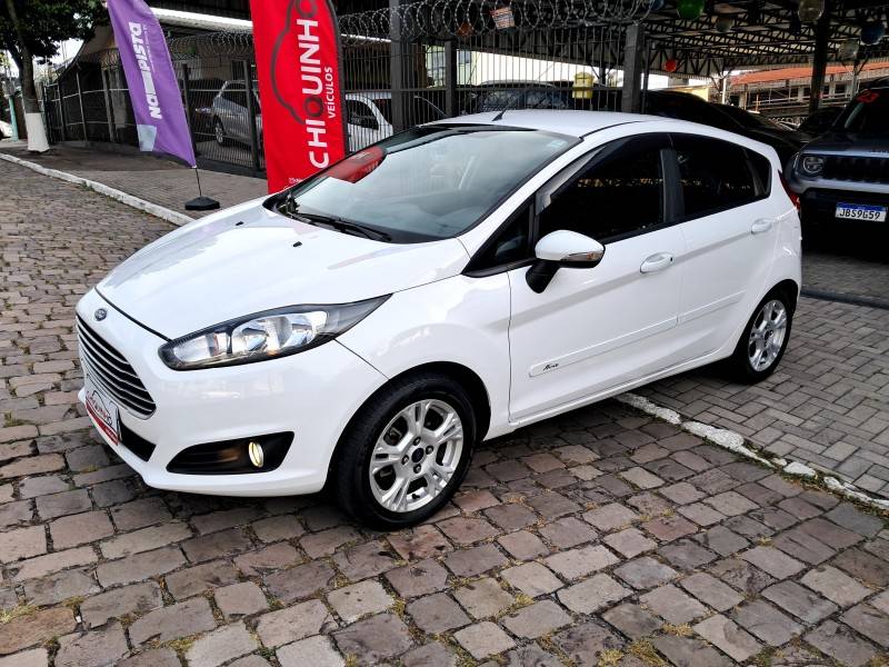 FORD - FIESTA - 2017/2017 - Branca - R$ 54.900,00