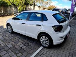 VOLKSWAGEN - POLO - 2023/2024 - Branca - R$ 76.900,00