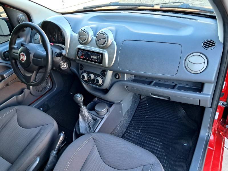 FIAT - UNO - 2011/2012 - Vermelha - R$ 34.900,00