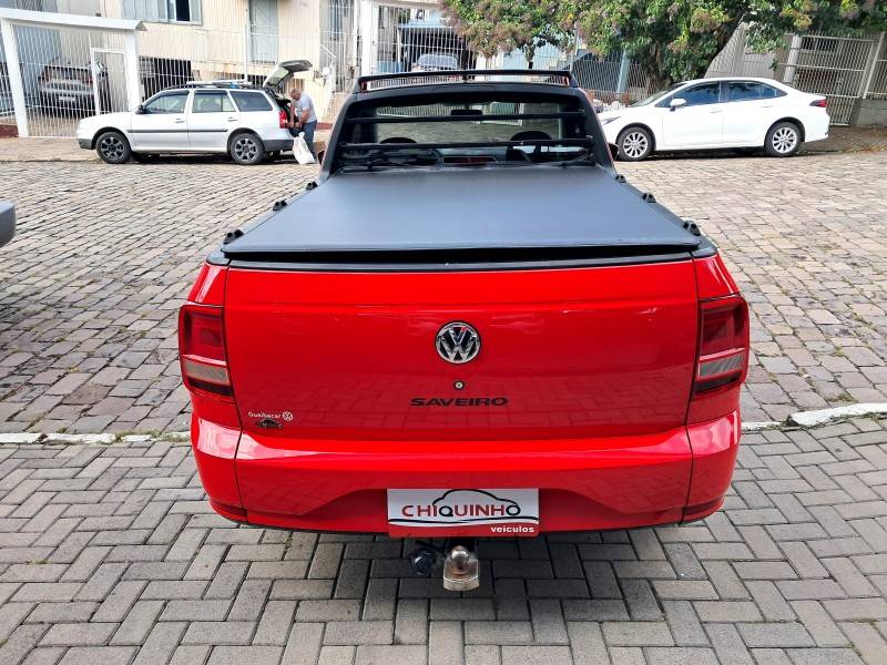 VOLKSWAGEN - SAVEIRO - 2022/2023 - Vermelha - R$ 79.900,00