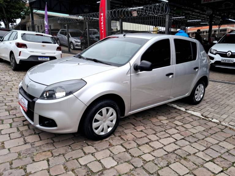 RENAULT - SANDERO - 2014/2014 - Prata - R$ 34.900,00