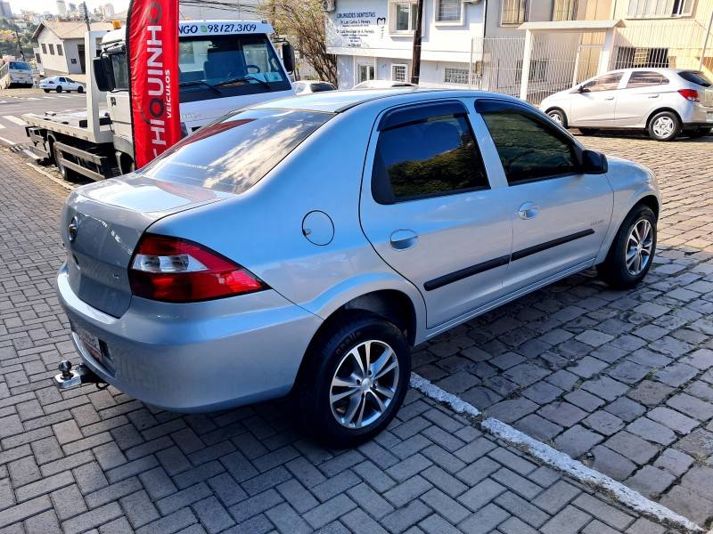 CHEVROLET - PRISMA - 2010/2011 - Prata - R$ 32.900,00