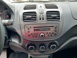 FIAT - GRAND SIENA - 2014/2015 - Vermelha - R$ 42.900,00