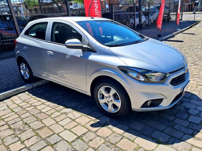 CHEVROLET - ONIX - 2018/2018 - Prata - R$ 56.900,00