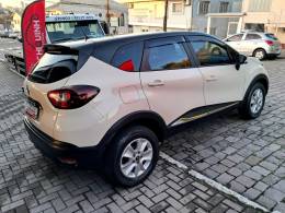 RENAULT - CAPTUR - 2020/2021 - Bege - R$ 82.900,00