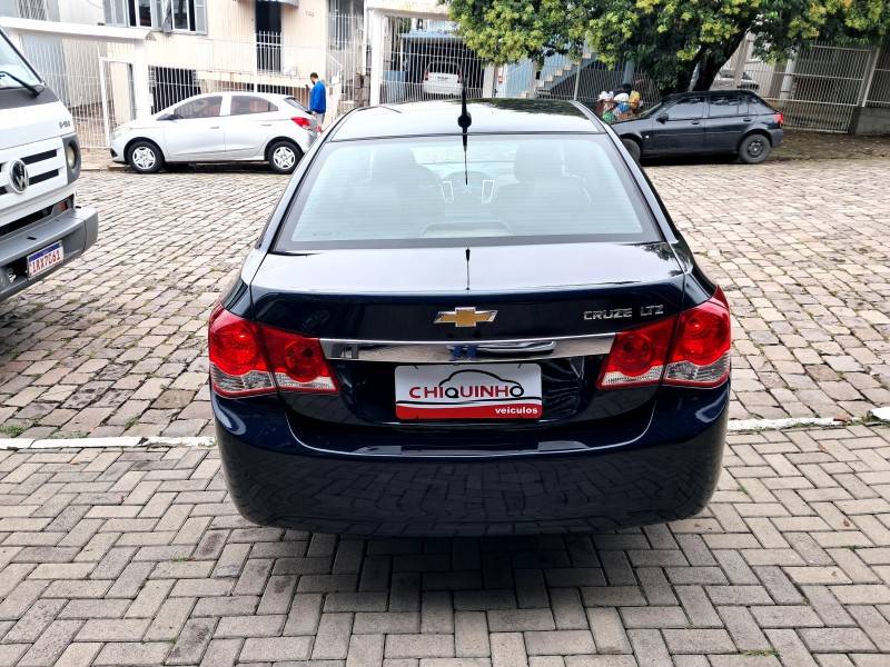 CHEVROLET - CRUZE - 2015/2015 - Azul - R$ 67.900,00