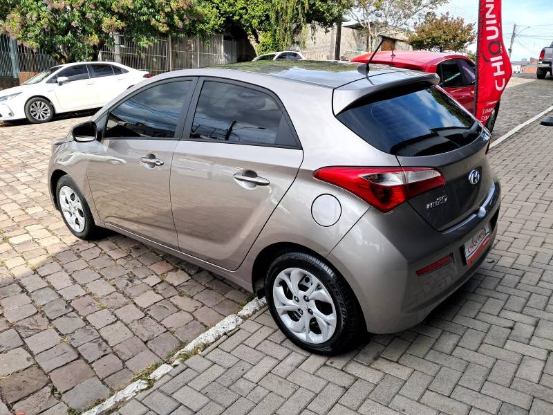 HYUNDAI - HB20 - 2016/2016 - Prata - R$ 49.900,00