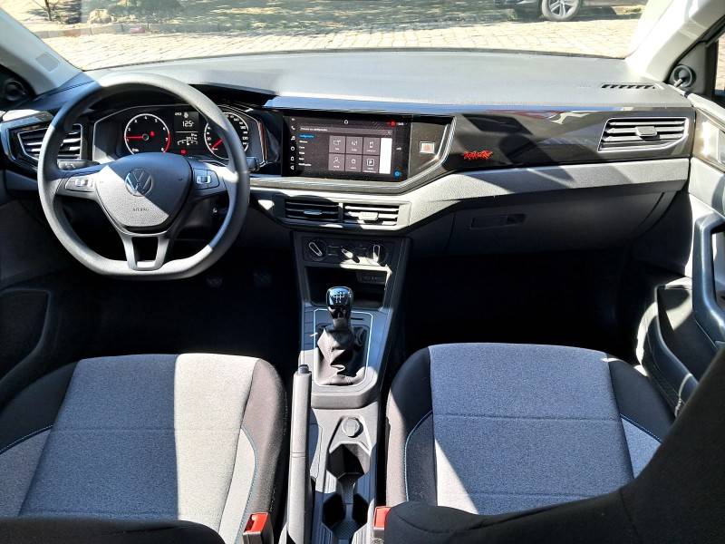 VOLKSWAGEN - POLO - 2024/2025 - Cinza - R$ 83.900,00