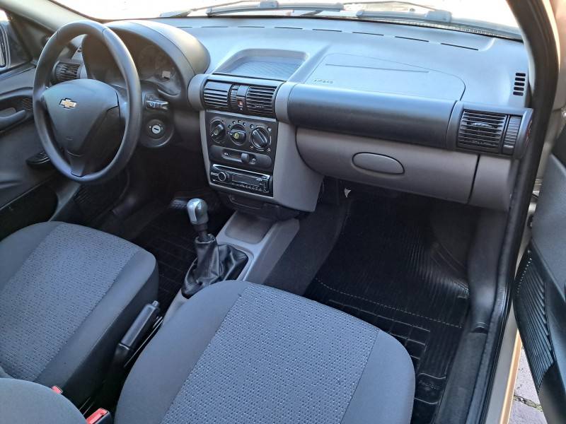 CHEVROLET - CLASSIC - 2013/2014 - Bege - R$ 32.900,00