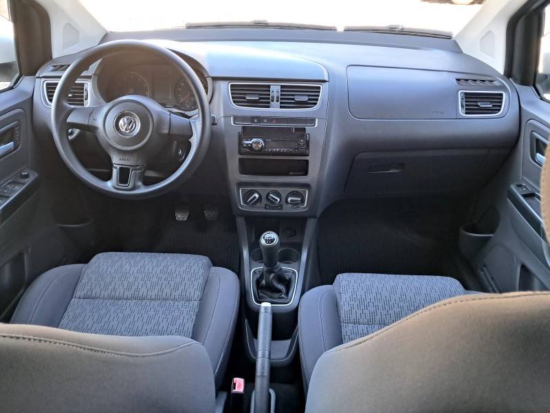 VOLKSWAGEN - FOX - 2013/2014 - Branca - R$ 42.900,00