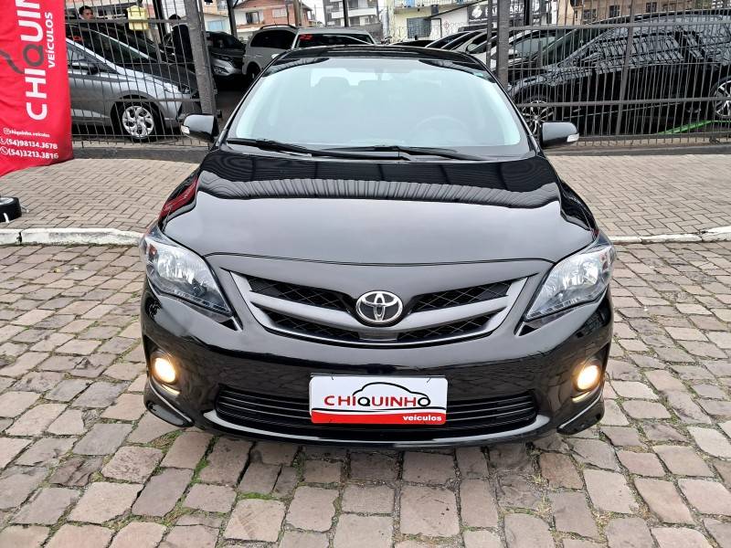 TOYOTA - COROLLA - 2013/2014 - Preta - R$ 74.900,00