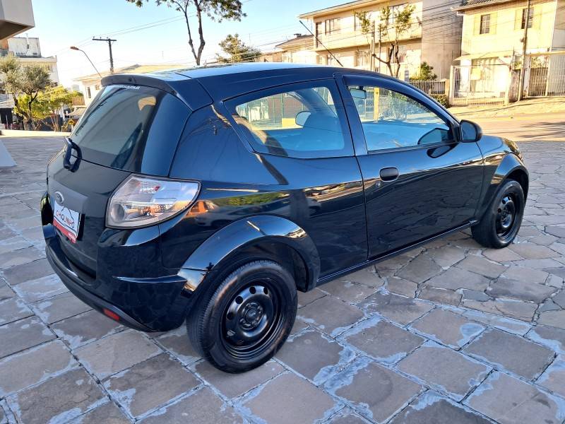 FORD - KA - 2011/2012 - Preta - R$ 25.900,00