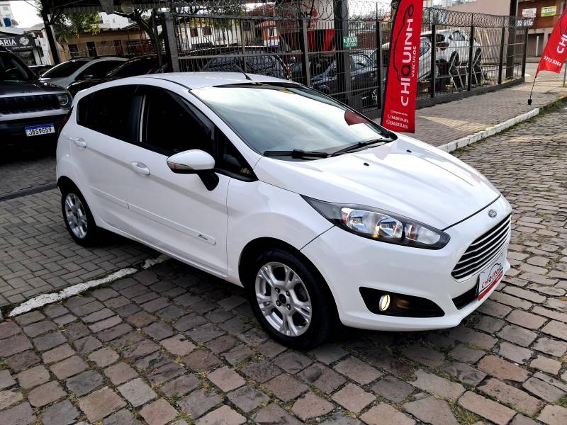 FORD - FIESTA - 2017/2017 - Branca - R$ 54.900,00