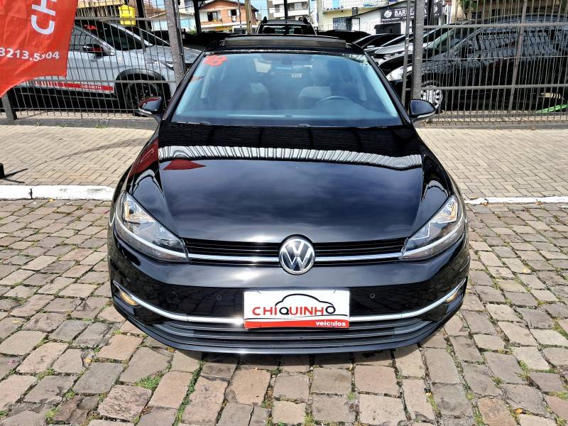 VOLKSWAGEN - GOLF - 2017/2018 - Preta - R$ 96.900,00