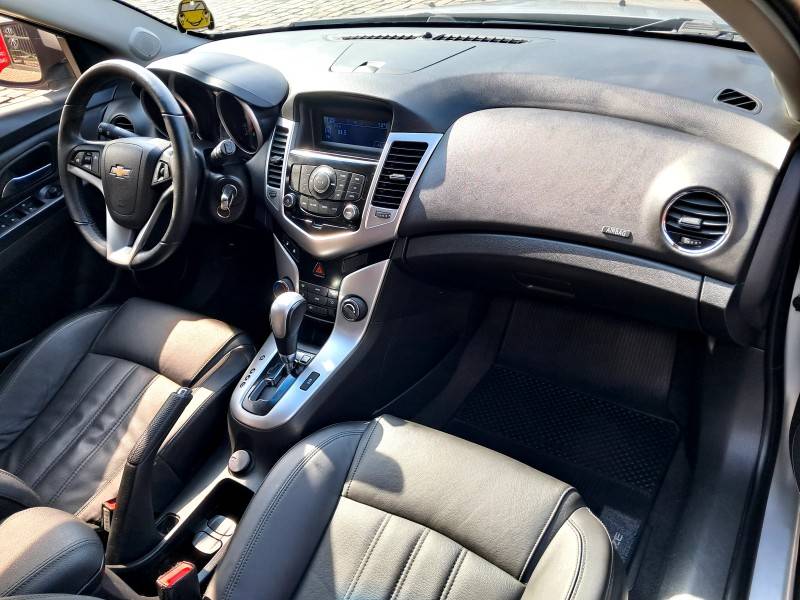 CHEVROLET - CRUZE - 2015/2016 - Prata - R$ 72.900,00