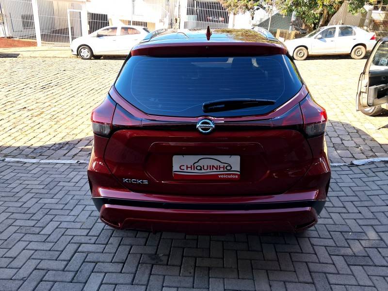NISSAN - KICKS - 2021/2022 - Vermelha - R$ 99.900,00