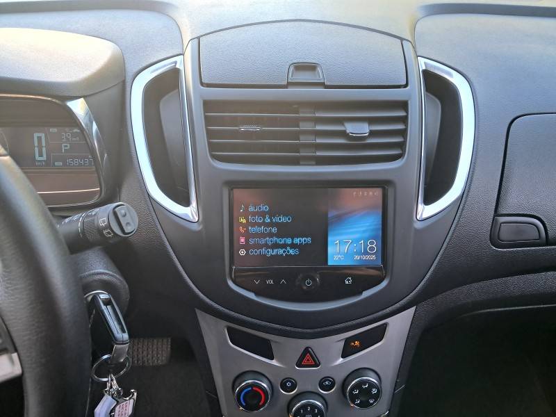 CHEVROLET - TRACKER - 2014/2014 - Branca - R$ 69.900,00