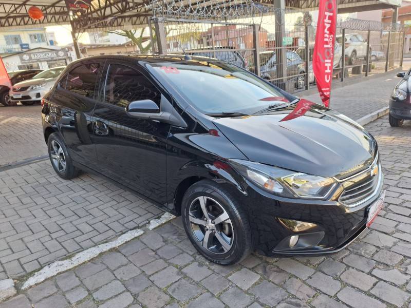 CHEVROLET - ONIX - 2018/2018 - Preta - R$ 69.900,00