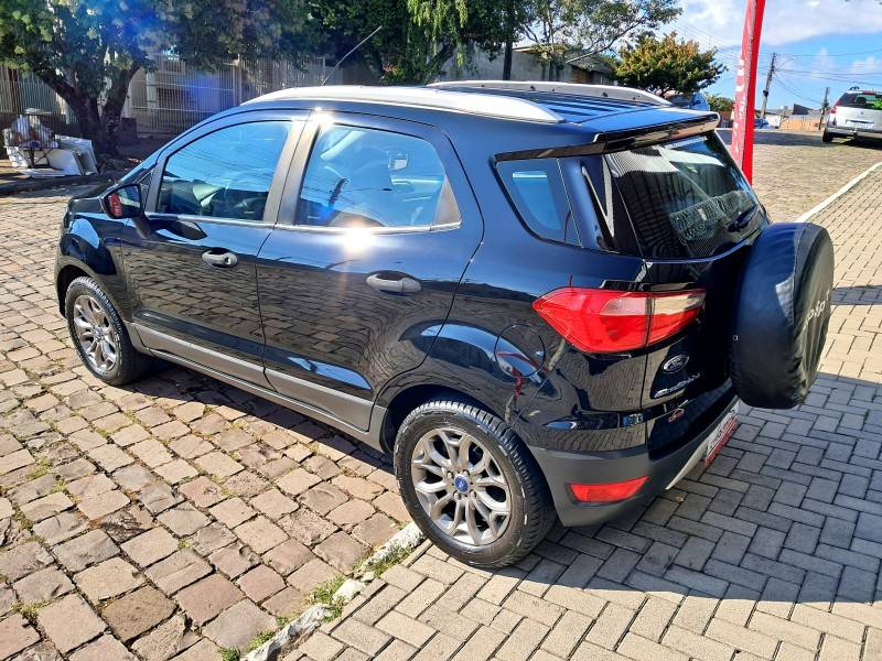FORD - ECOSPORT - 2012/2013 - Preta - R$ 56.900,00