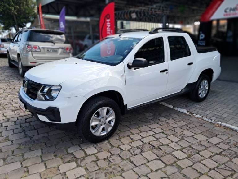 RENAULT - OROCH - 2022/2023 - Branca - R$ 92.900,00