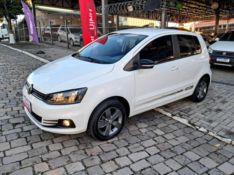 VOLKSWAGEN - FOX - 2019/2020 - Branca - R$ 64.900,00