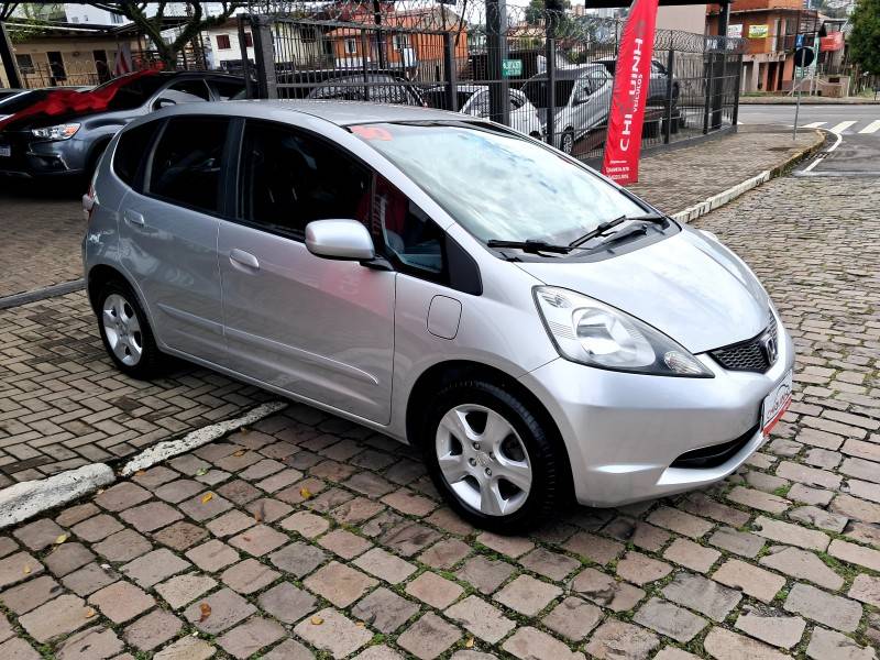 HONDA - FIT - 2010/2010 - Prata - R$ 42.900,00